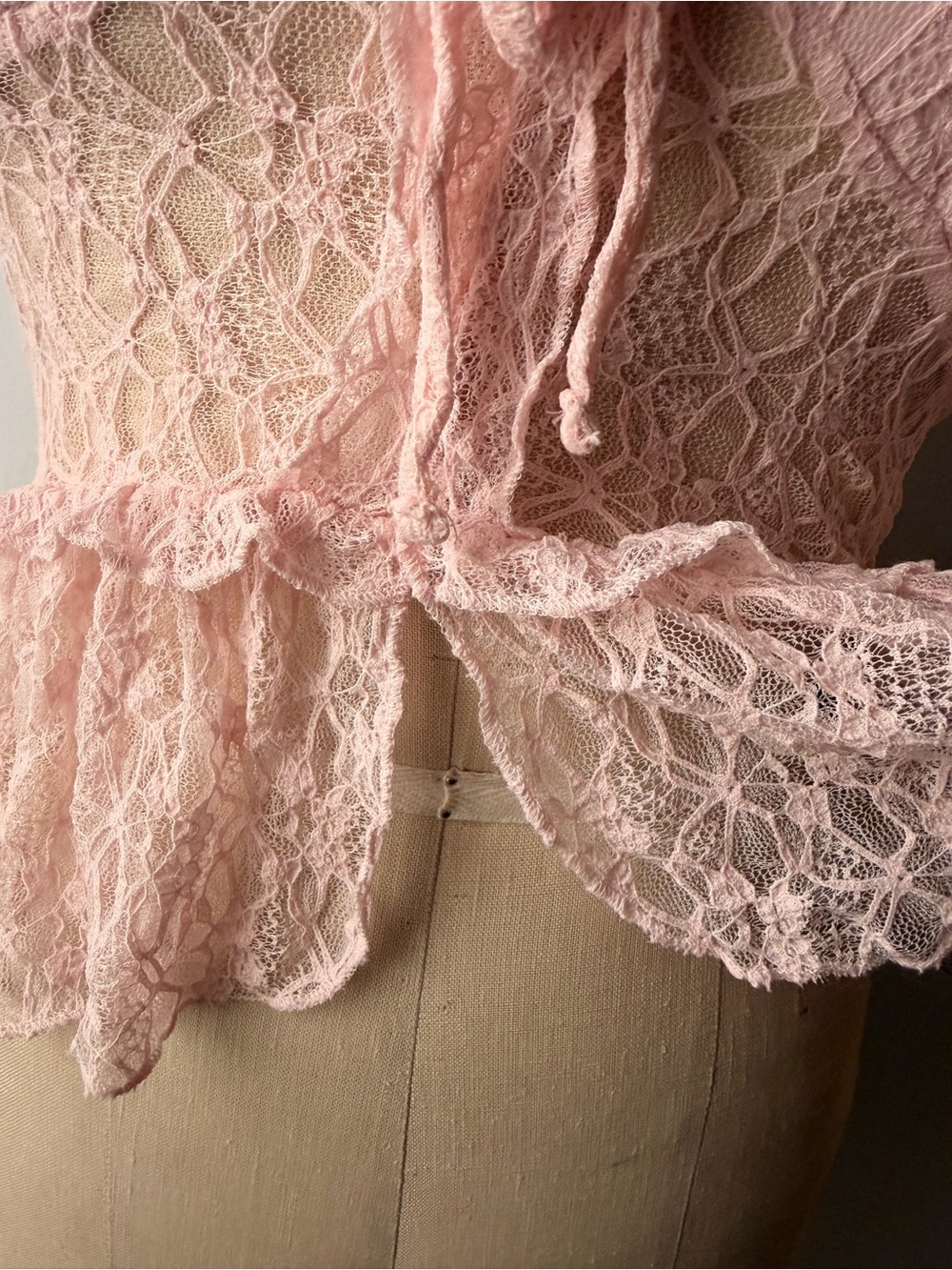 HOLLISTER RUFFLE LACE CAMI *NWT - Picture 6 of 9